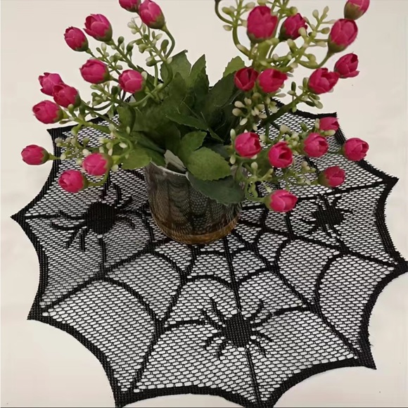 Spiderweb place mats set of 2 - Picture 3 of 5